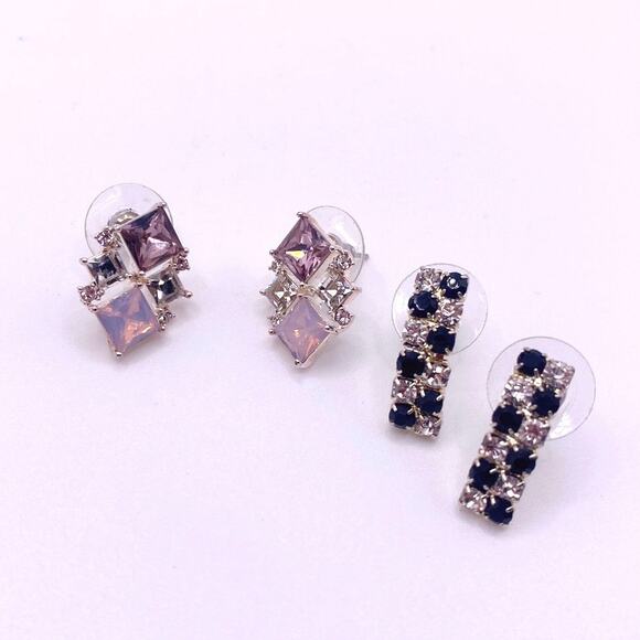 Lot of Two VTG Pairs Of Sparkly Rhinestones Earrings - Picture 2 of 4